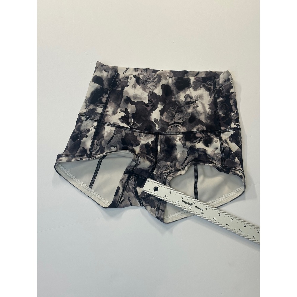 Lululemon Wunder Short 2 Mini Obscurred Black Dusty Mauve Floral Size 6 - Picture 4 of 4
